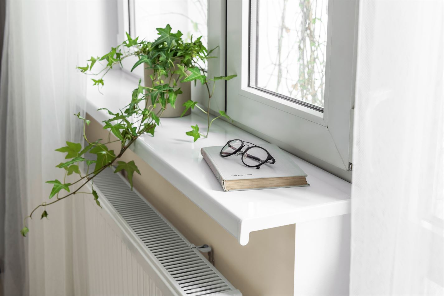 Vilo White Chamber Windowsill 30cm